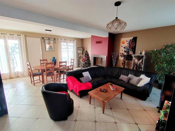 Maison Pontault Combault 8 pièce(s) 160 m2