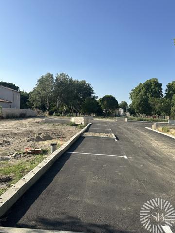 Cabannes (13440) Un Terrain Constructible - Cabannes - Libre constructeur