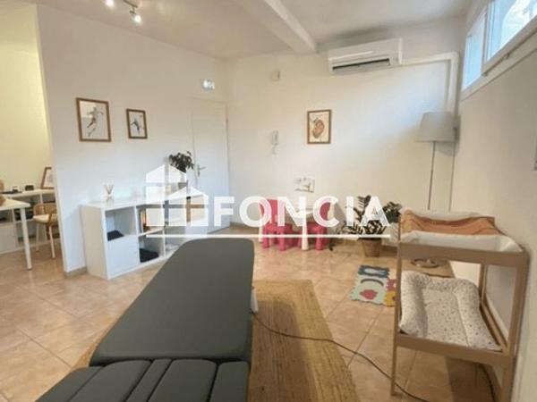 Location Local commercial 2 pièces 52.37 m² - 3 PLACE GEORGES BRASSENS Marsillargues 34590