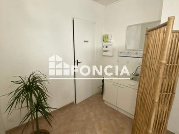 Location Local commercial 2 pièces 52.37 m² - 3 PLACE GEORGES BRASSENS Marsillargues 34590