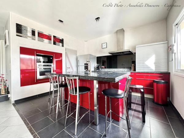 VEYRE-MONTON, Villa P6 avec très grand garage, piscine sécurisée et chauffée sur terrain de 1 509,00 m²