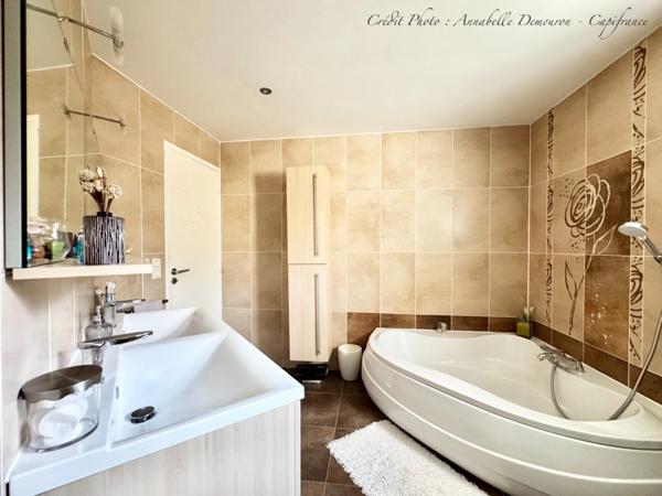 VEYRE-MONTON, Villa P6 avec très grand garage, piscine sécurisée et chauffée sur terrain de 1 509,00 m²