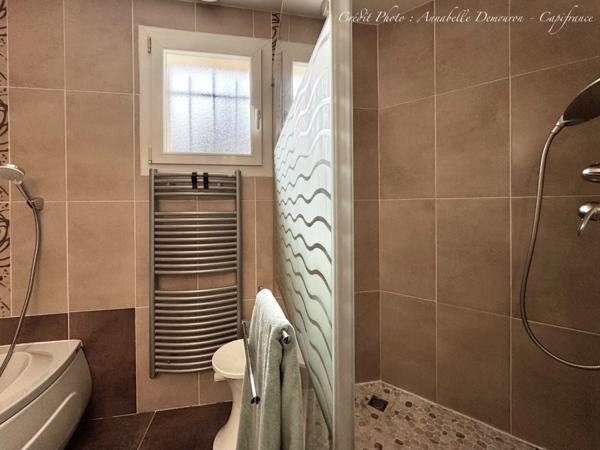 VEYRE-MONTON, Villa P6 avec très grand garage, piscine sécurisée et chauffée sur terrain de 1 509,00 m²