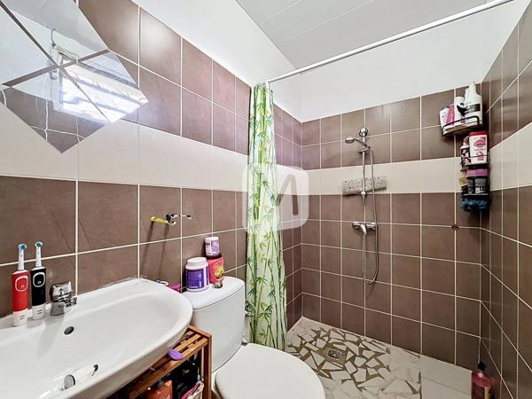 DPT GUYANE, à vendre RÉMIRE-MONTJOLY Maison T5 de 100 m2+ Appartement T2 de 35 m2 sur un terrain de 1005 m2