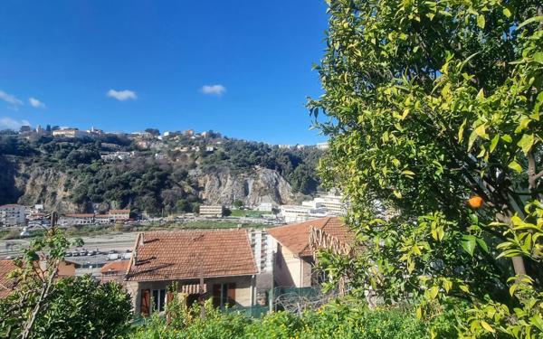 Maison à vendre    6 pièces • 102,20 m2 Nice