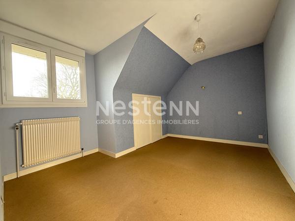 LOCMINE - Charmante maison traditionnelle à vendre 4 chambres, son joli jardin de 1500 m² et son sous-sol