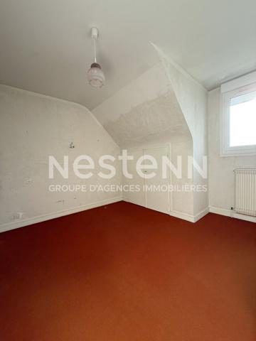LOCMINE - Charmante maison traditionnelle à vendre 4 chambres, son joli jardin de 1500 m² et son sous-sol