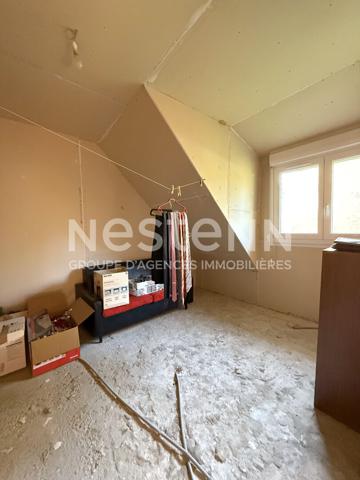 LOCMINE - Charmante maison traditionnelle à vendre 4 chambres, son joli jardin de 1500 m² et son sous-sol