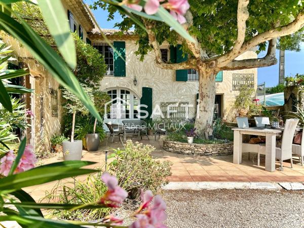 Ancien domaine viticole de 219m2 habitable