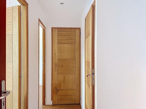 APPARTEMENT LUMINEUX - 2 CHAMBRES - CAVE - PARKING -