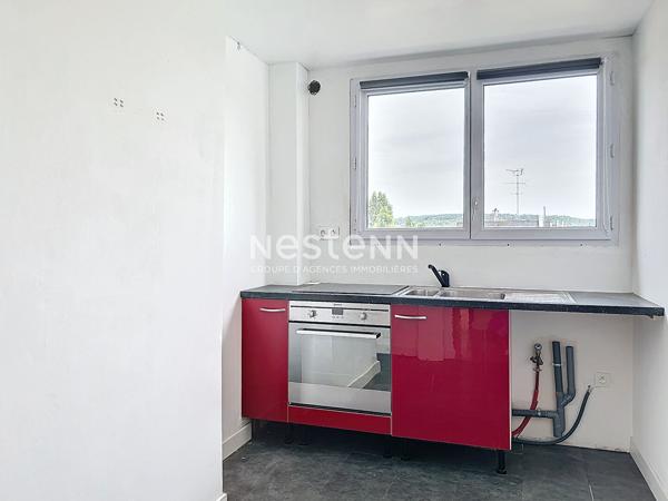 APPARTEMENT LUMINEUX - 2 CHAMBRES - CAVE - PARKING -