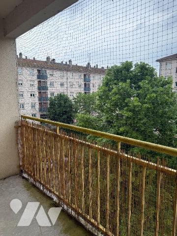 Appartement à vendre à Troyes (10000) - Aube (10)

Situé au 3 étage avec ascenseur d'une copr...