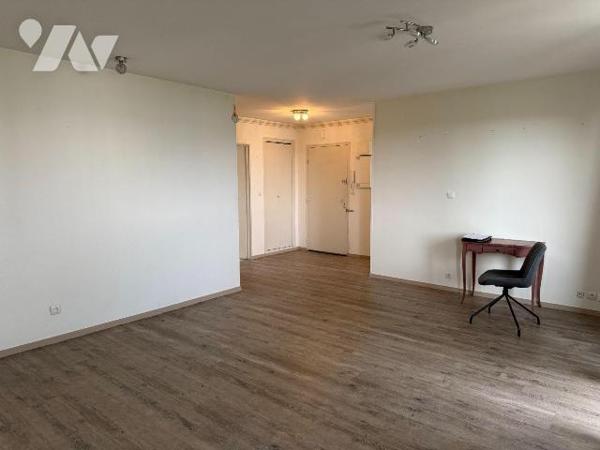 Appartement à vendre à Troyes (10000) - Aube (10)

Situé au 3 étage avec ascenseur d'une copr...