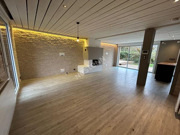 Maison 5 pièces - piscine - hangar - terrain 1500m²