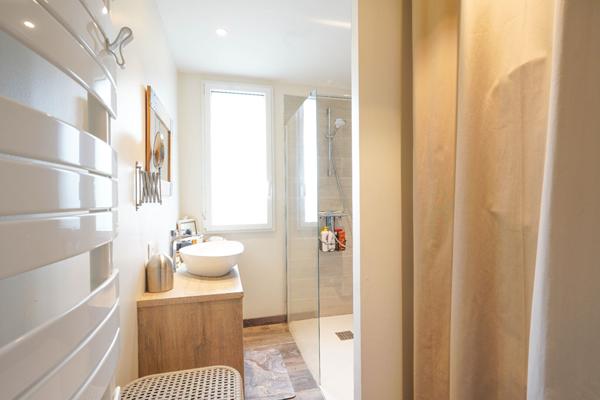 Maison 5 pièces - piscine - hangar - terrain 1500m²