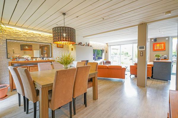 Maison 5 pièces - piscine - hangar - terrain 1500m²