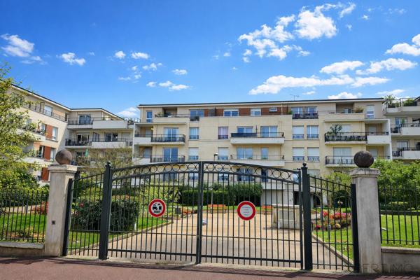 Antony (92160) RER C à 3 min : 2 pièces ensoleillé avec terrasse et parking – Résidence 2010