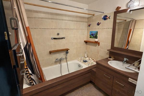 Antony (92160) RER C à 3 min : 2 pièces ensoleillé avec terrasse et parking – Résidence 2010