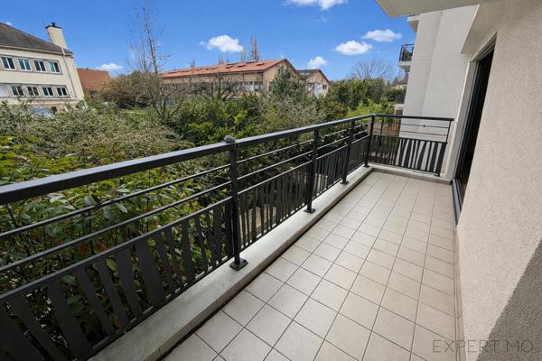 Antony (92160) RER C à 3 min : 2 pièces ensoleillé avec terrasse et parking – Résidence 2010