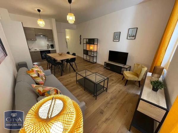 Appartement à louer 2 pièces 41.04m² Toulon (83000)