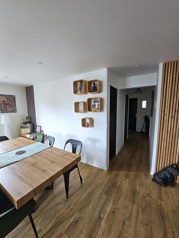 Dpt Pyrénées Atlantiques (64) A vendre Appartement T3 de 72 m² habitables + grande terrasse de 45 m² et 2 balcons - Dernier étage avec vue