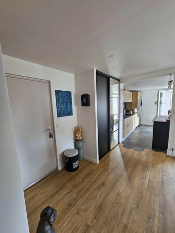 Dpt Pyrénées Atlantiques (64) A vendre Appartement T3 de 72 m² habitables + grande terrasse de 45 m² et 2 balcons - Dernier étage avec vue