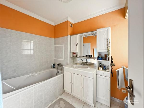 Maison Floirac familiale lumineuse avec 4 chambres, idéale pour familles