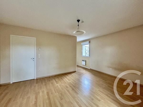 Appartement T1 à vendre  1 pièce - 32,25 m 2   LA ROCHE SUR YON  - 85