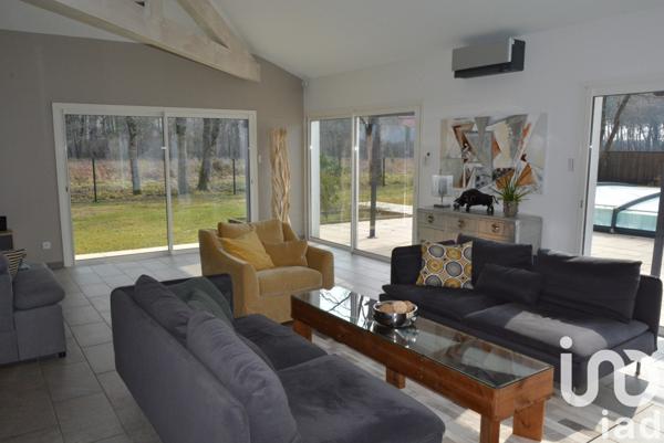 Maison d’architecte 6 pièces de 229 m² à Sainte-Eulalie-en-Born (40200)