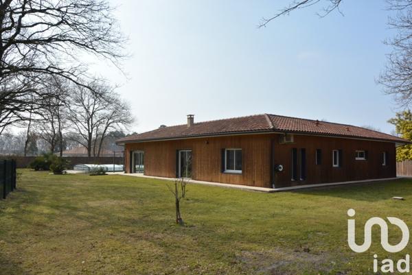 Maison d’architecte 6 pièces de 229 m² à Sainte-Eulalie-en-Born (40200)