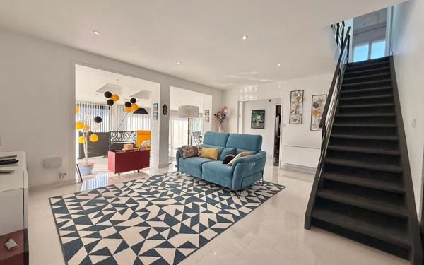 Maison à vendre    5 pièces • 168 m2 Savigny-le-Sec