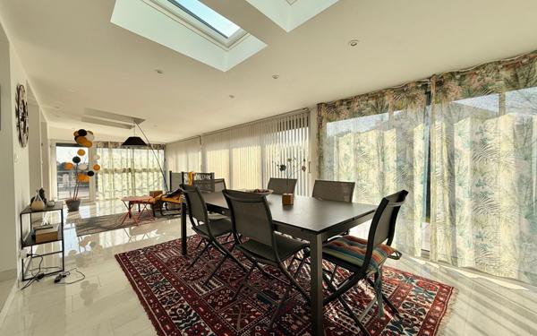 Maison à vendre    5 pièces • 168 m2 Savigny-le-Sec