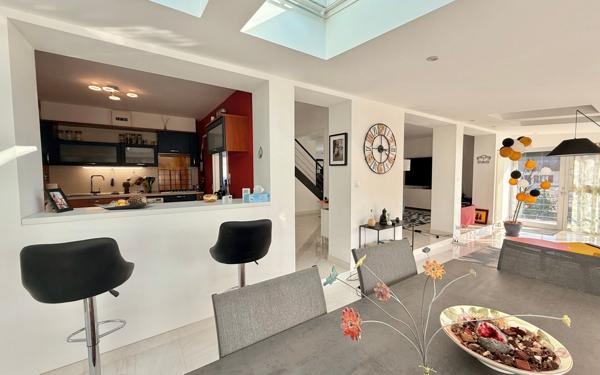 Maison à vendre    5 pièces • 168 m2 Savigny-le-Sec