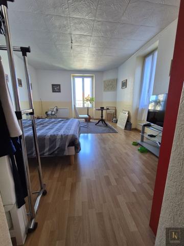 Maison
                                                                                                                                                                                                                                                                                                                        6 pièce(s)                                                                                                                                                                                                          4 chambre(s)                                                                                                                                                                                                          149  m²