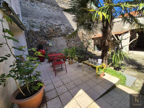 Maison
                                                                                                                                                                                                                                                                                                                        6 pièce(s)                                                                                                                                                                                                          4 chambre(s)                                                                                                                                                                                                          149  m²