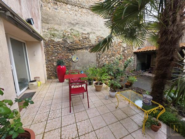Maison
                                                                                                                                                                                                                                                                                                                        6 pièce(s)                                                                                                                                                                                                          4 chambre(s)                                                                                                                                                                                                          149  m²