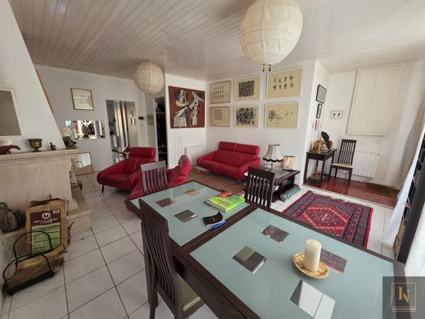 Maison
                                                                                                                                                                                                                                                                                                                        6 pièce(s)                                                                                                                                                                                                          4 chambre(s)                                                                                                                                                                                                          149  m²