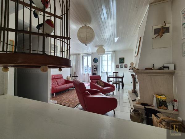 Maison
                                                                                                                                                                                                                                                                                                                        6 pièce(s)                                                                                                                                                                                                          4 chambre(s)                                                                                                                                                                                                          149  m²