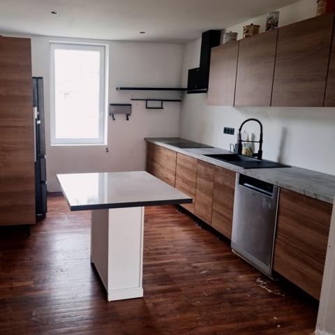 Vente / Maison avec dépendance à La Chapelle-de-Guinchay (71570)