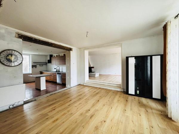 Vente / Maison avec dépendance à La Chapelle-de-Guinchay (71570)
