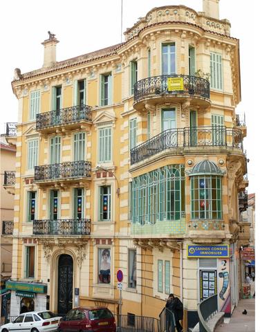 Cannes Palais : Fond de commerce bar tabac ,  avec terrasse