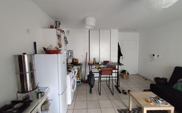 Appartement à vendre    2 pièces • 39,90 m2 Vénissieux