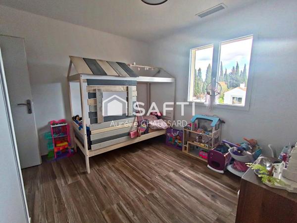 Maison neuve de 2024, 4 chambres, grand jardin piscinable