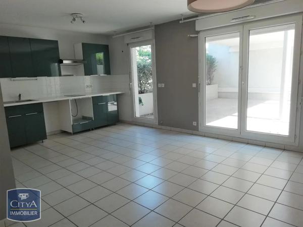 Appartement à louer 2 pièces 46m² Saint-Martin-d'Hères (38400)