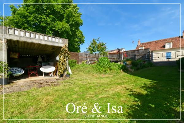 Dpt Cher (18), à vendre  maison P3 de 110 m² - Terrain de 1 648,00 m²