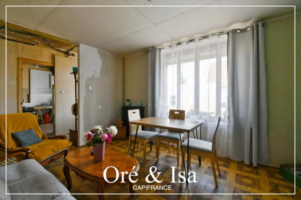 Dpt Cher (18), à vendre  maison P3 de 110 m² - Terrain de 1 648,00 m²