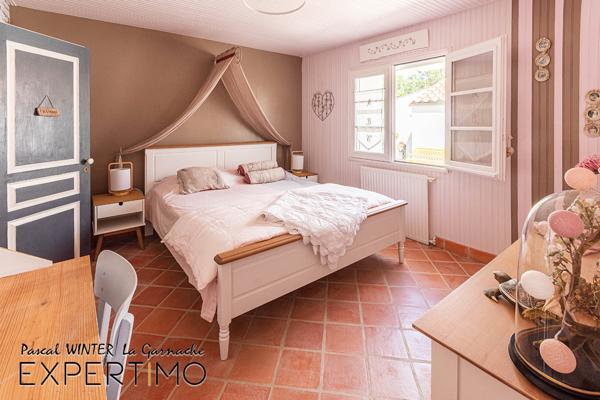 La Garnache (85710) Magnifique longère rénovée, 4 chambres, piscine couverte