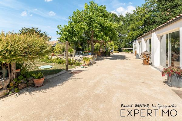 La Garnache (85710) Magnifique longère rénovée, 4 chambres, piscine couverte