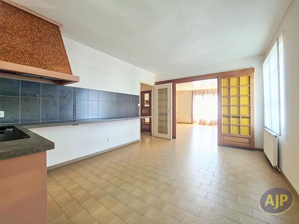 Maison à vendre La Roche Sur Yon - 4 pièces, 110m² avec 3 chambre(s) à 242 650€ - AJP Immobilier La Roche-sur-Yon