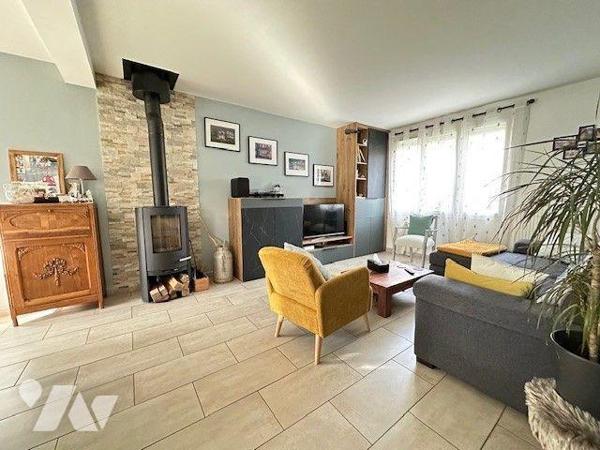  A VENDRE Maison individuelle, 5 chambres, construite en 2010, à FRANQUEVILLE-SAINT-PIERRE (765...